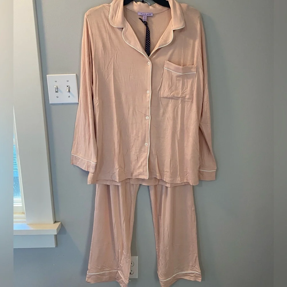 Hale Bob 2 piece classic pajama set in pink with white piping size small NWT